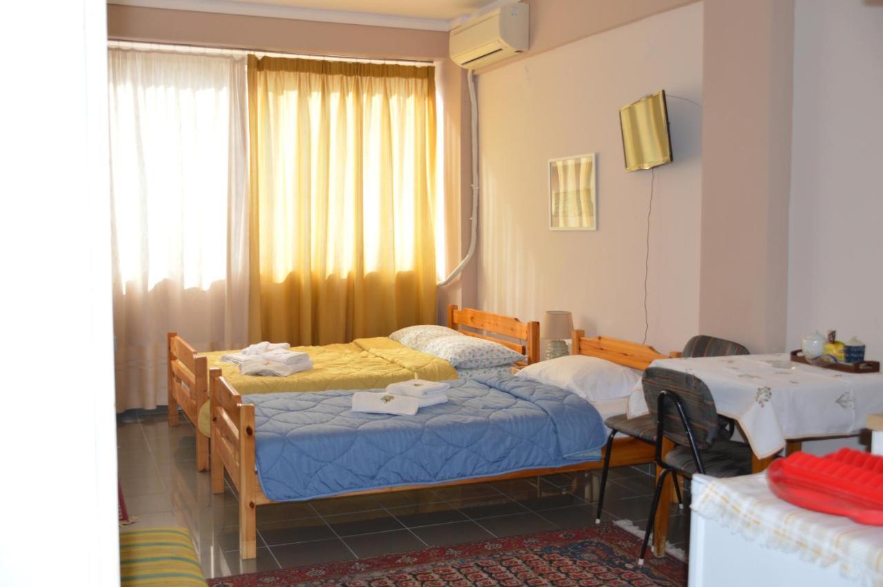 Eleni-Apartments Salonicco Esterno foto