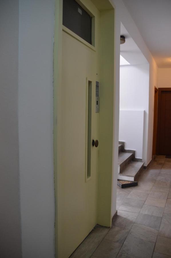 Eleni-Apartments Salonicco Esterno foto